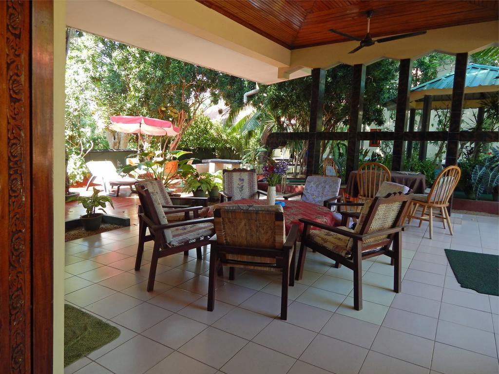 Rico Shadow Guest House & Restaurant 瓦伊卡尔 外观 照片