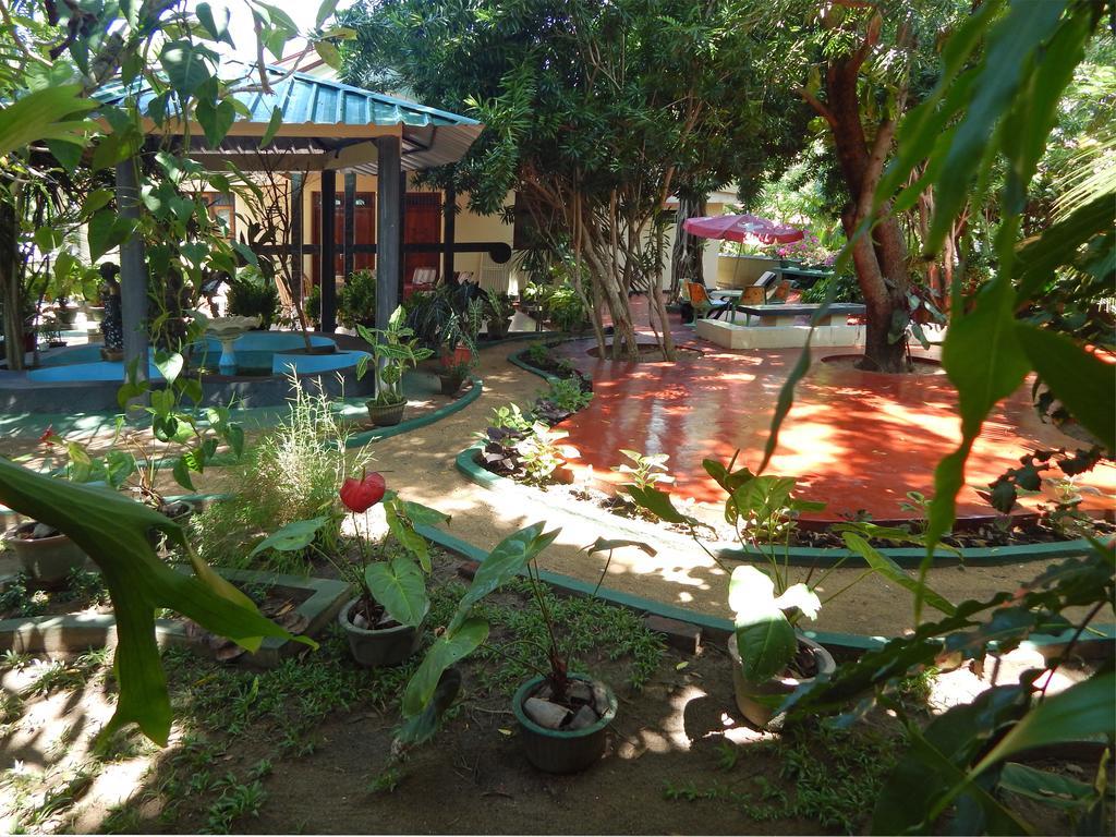 Rico Shadow Guest House & Restaurant 瓦伊卡尔 外观 照片
