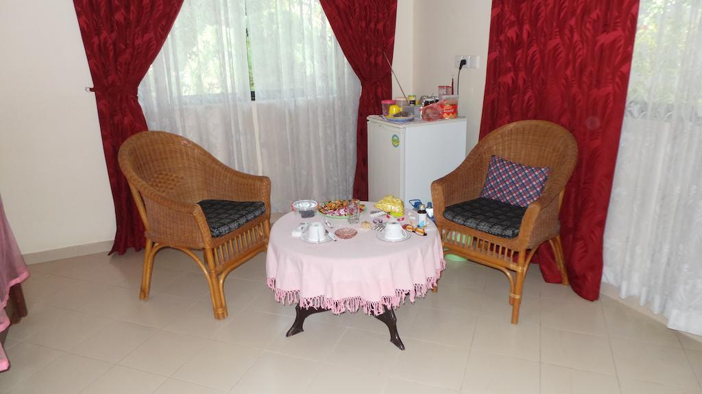 Rico Shadow Guest House & Restaurant 瓦伊卡尔 客房 照片