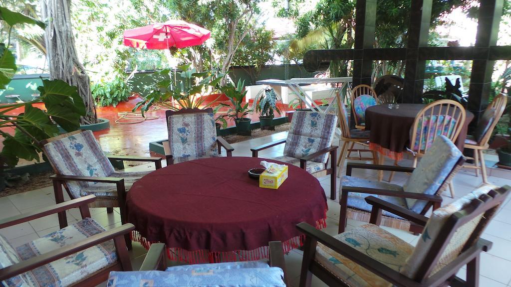 Rico Shadow Guest House & Restaurant 瓦伊卡尔 外观 照片
