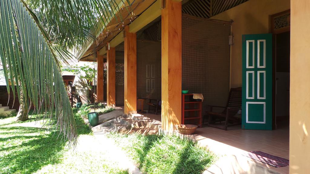 Rico Shadow Guest House & Restaurant 瓦伊卡尔 外观 照片